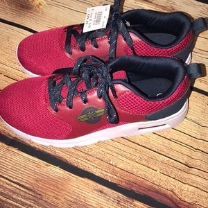 Captain Marvel athletic.  NWT.